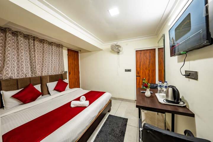 Room 8 of 14