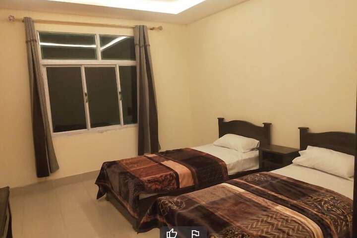 Room 5 of 6
