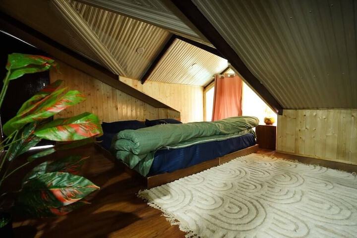 Room 22 of 35