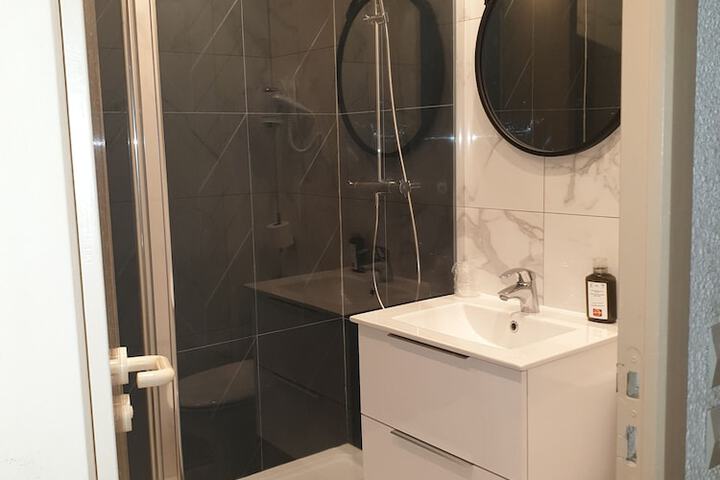 Room 15 of 45