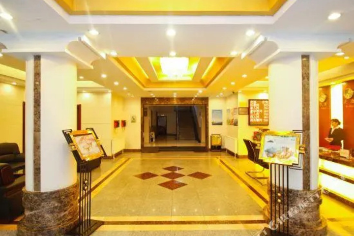 Huayun Hotel