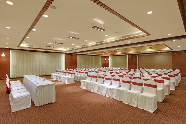 Business Center 68 of 90