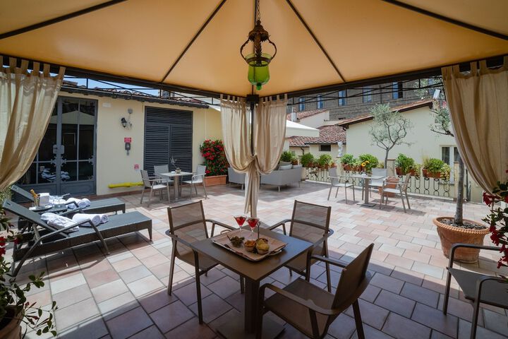 Terrace/Patio 113 van 122