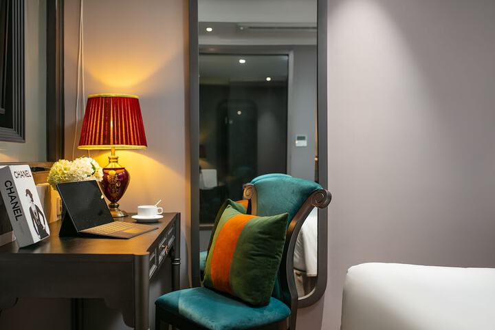 Room 27 of 72