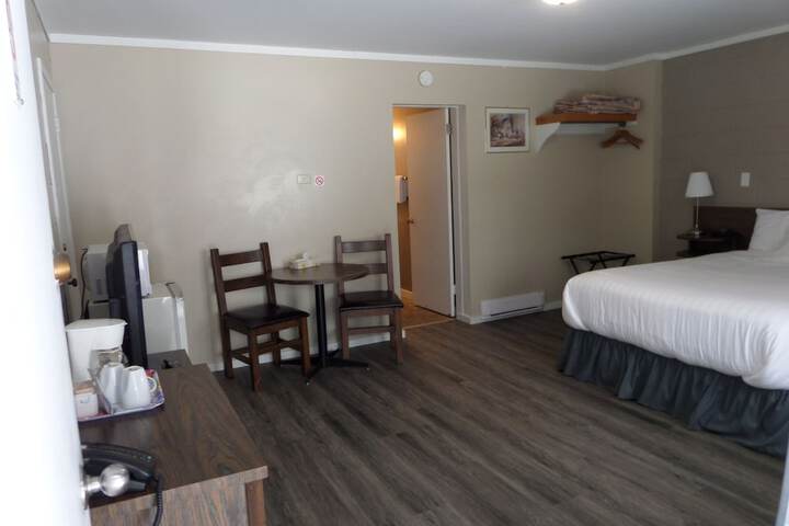 Room 11 of 33