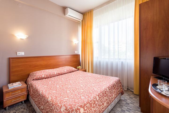 Room 13 of 49