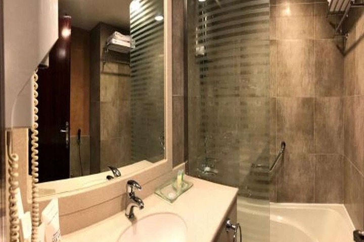 Room 20 of 67