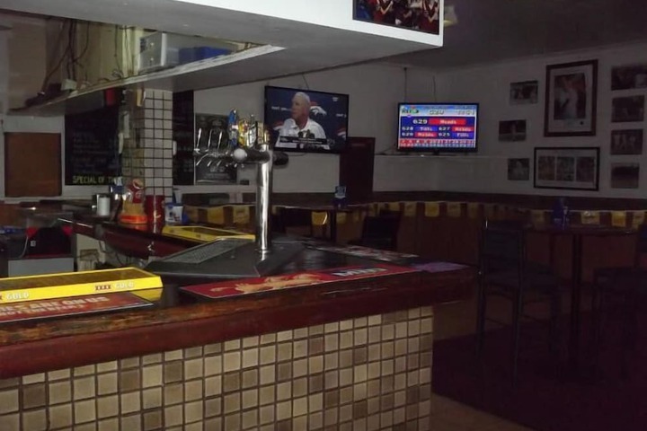 Lounge 11 of 14