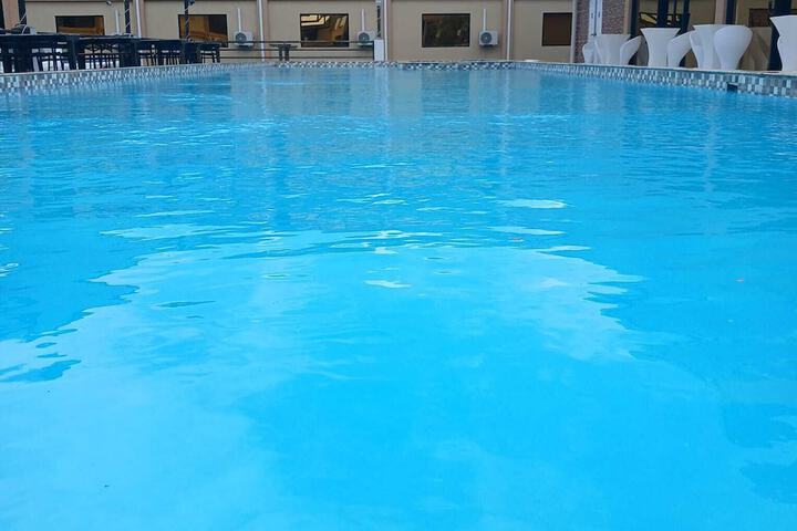 Pool 10 of 23