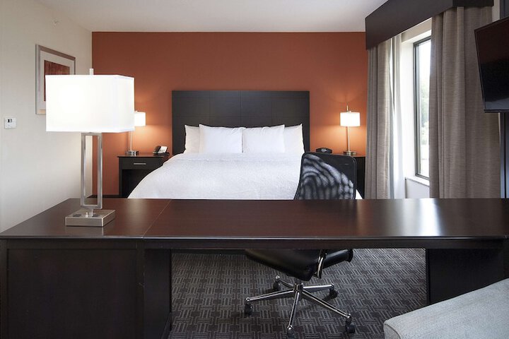 Room 28 of 71
