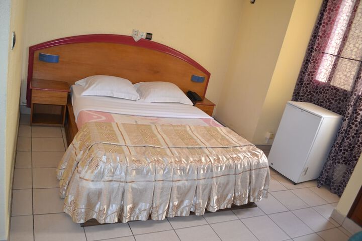 Room 11 of 31