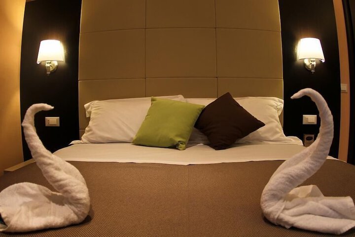 Room 6 of 22