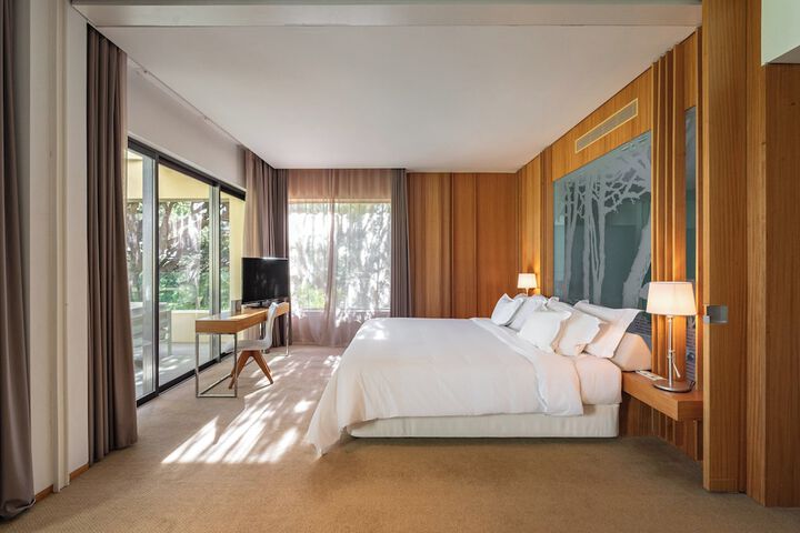 Room 29 of 220