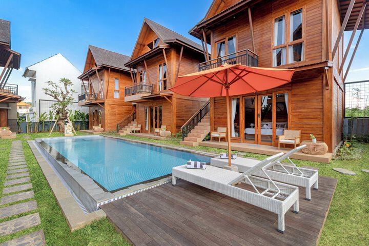 Pool 13 of 21