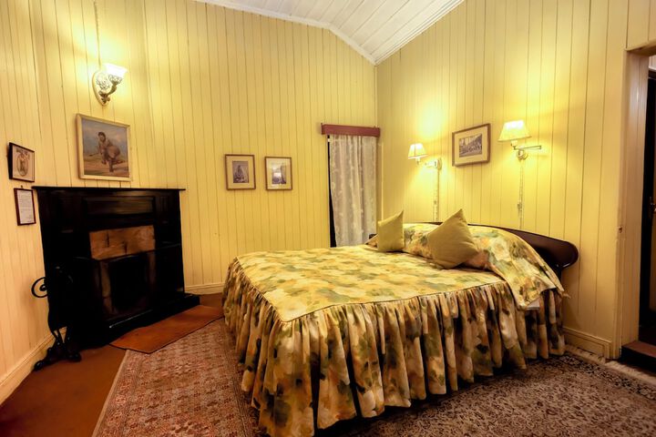Room 27 of 52