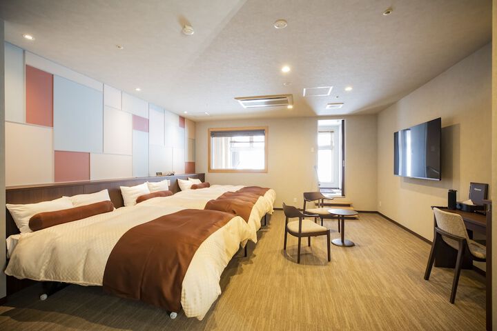 Room 66 of 240