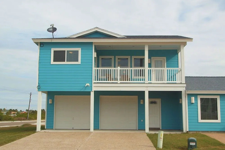 Blue Calypso Asl609 5 Bedrooms 5 Bathrooms Home