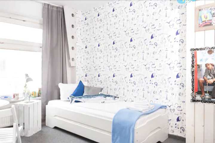 Room 16 of 51