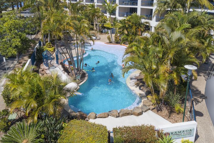 Hotel Pool