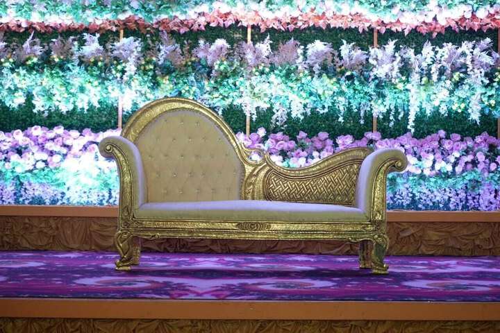 Ballroom/Hall 17 of 20