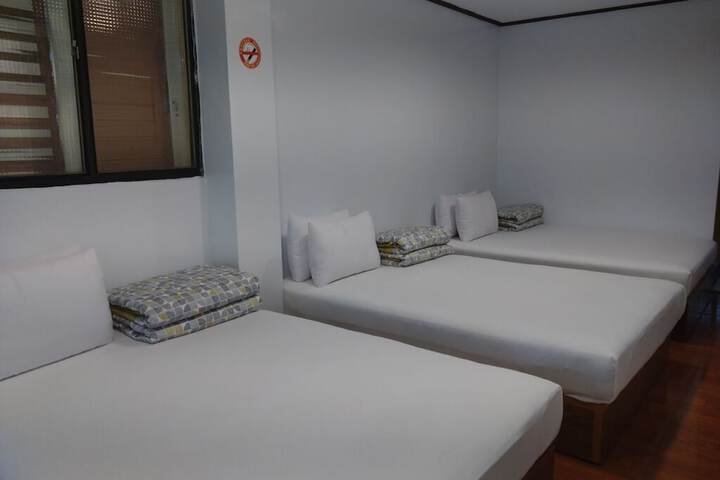 Room 11 of 42