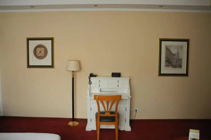 HOTEL MAURER