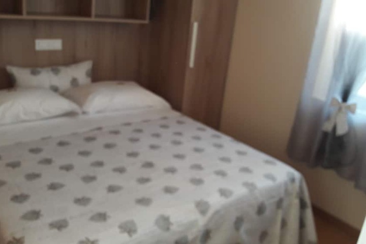 Room 9 of 34