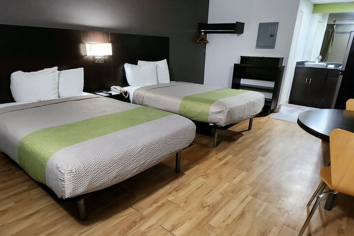 Room 14 of 21