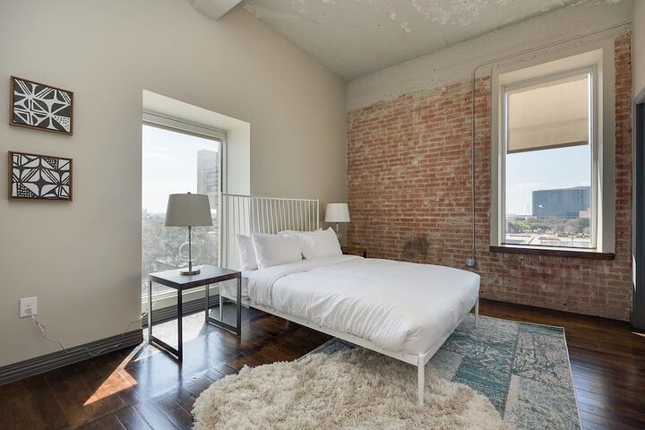 Room 3 of 18
