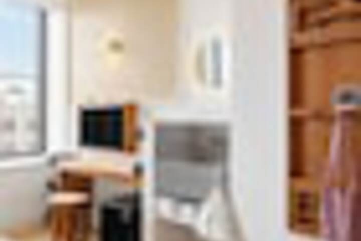 Room 104 of 171
