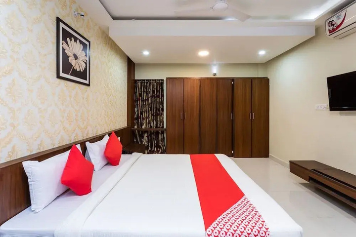 Room 2 of 17