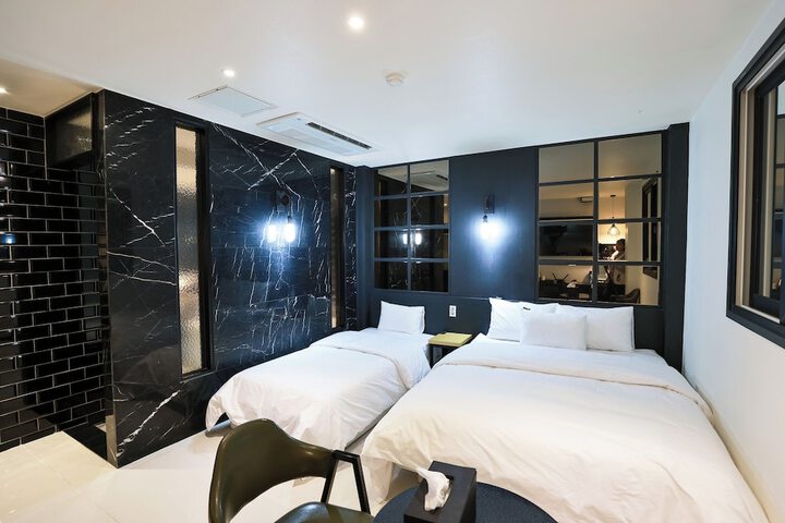 Room 62 of 93