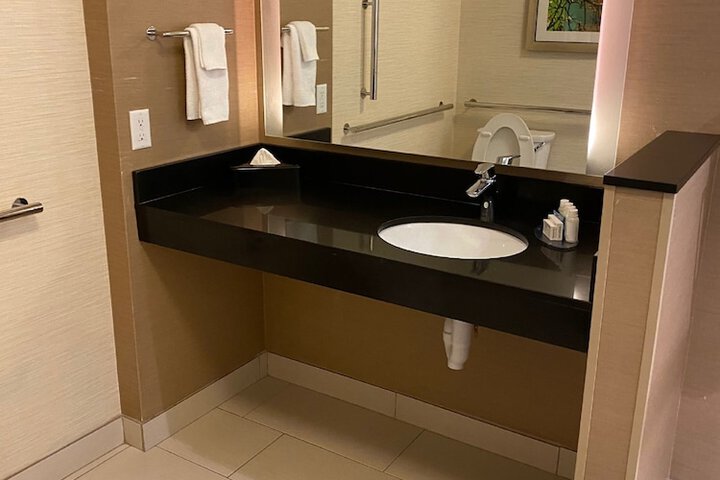 Bathroom sink