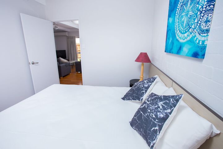 Room 8 of 63