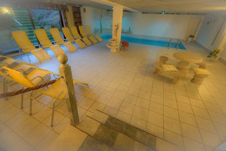 Spa 18 of 56