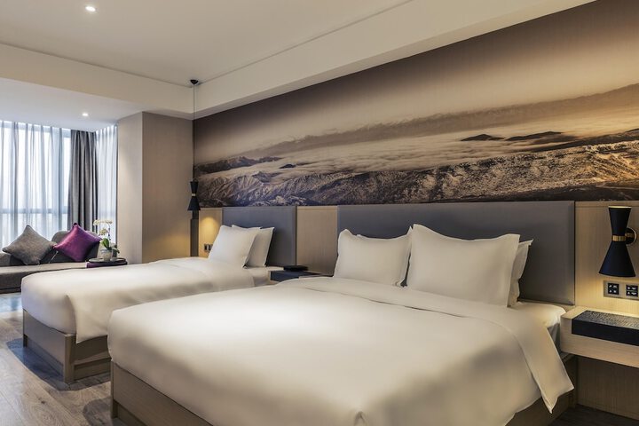 Room 45 of 77
