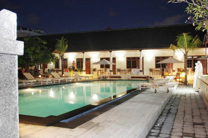 Hotel with Pool