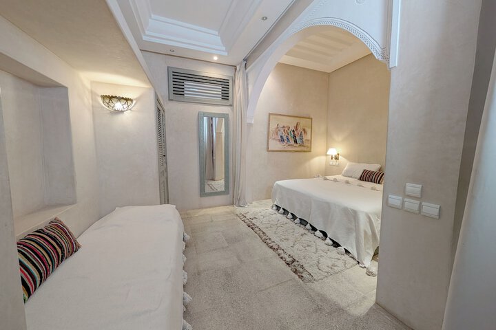 Room 12 of 78