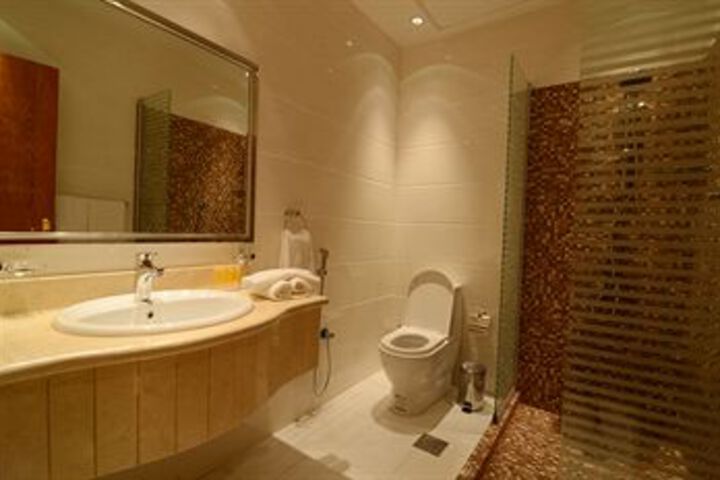 Room 3 of 20