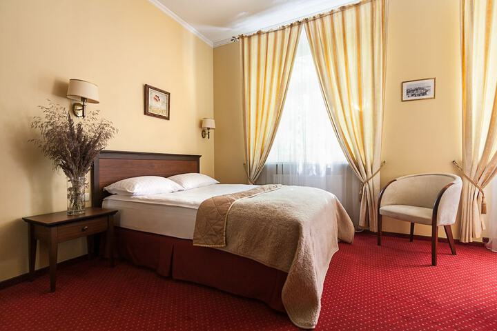 Room 8 of 47
