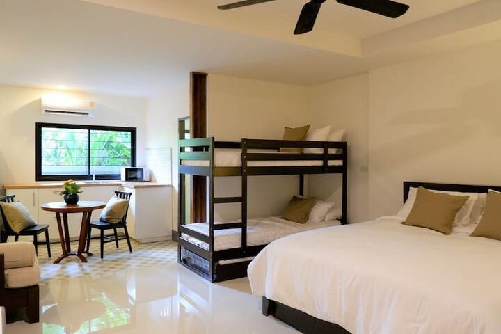 Room 6 of 30