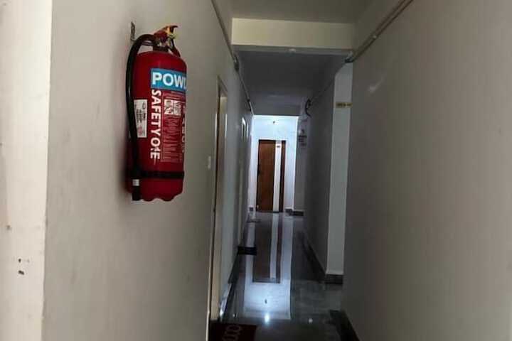 Room 10 of 16