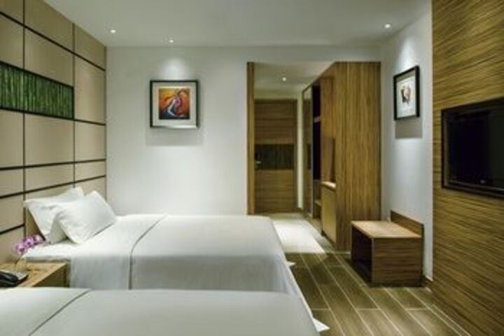 Room 35 of 69