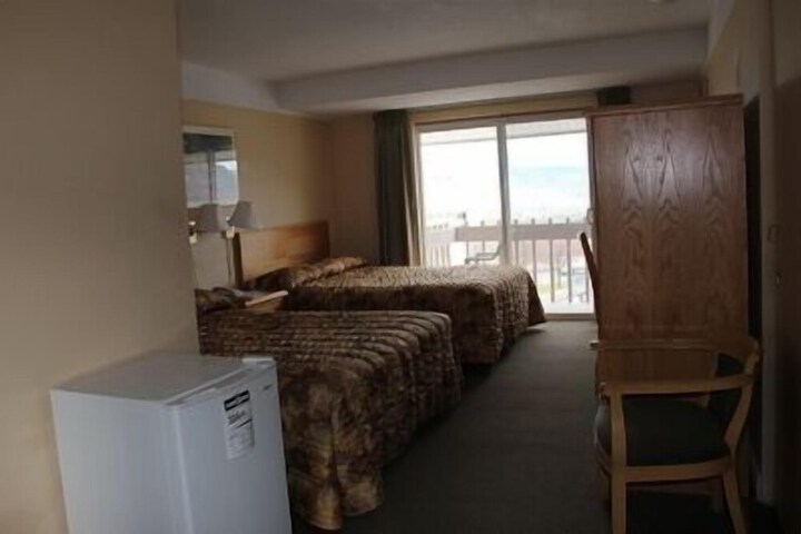 Room 10 of 27