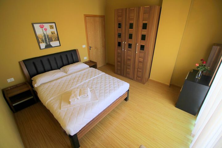 Room 6 of 47