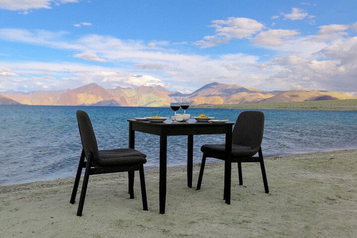 Dining 8 of 12