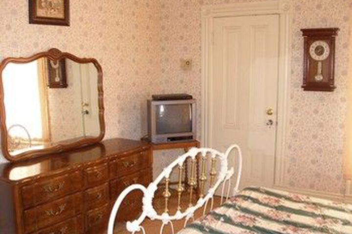 Room 54 of 68