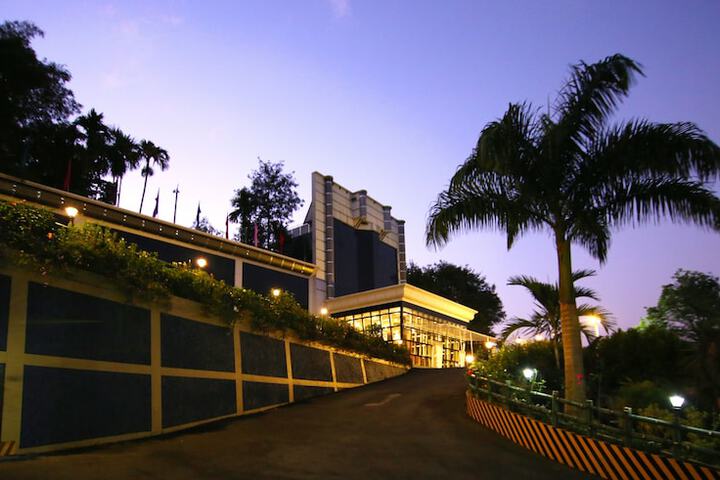 Hotel 62 of 63