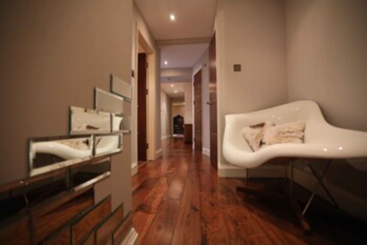 Lovely 2 Bed Flat in Warren Street