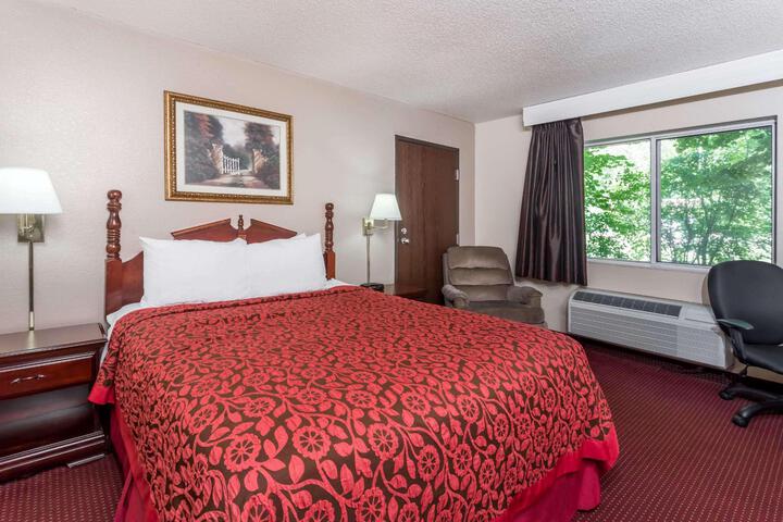1 King Bed (9 of 11)